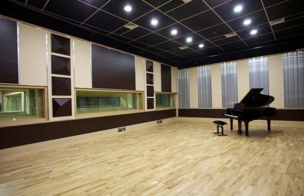 Dolly Media Studio - Schalldämmung und Akustikoptimierung