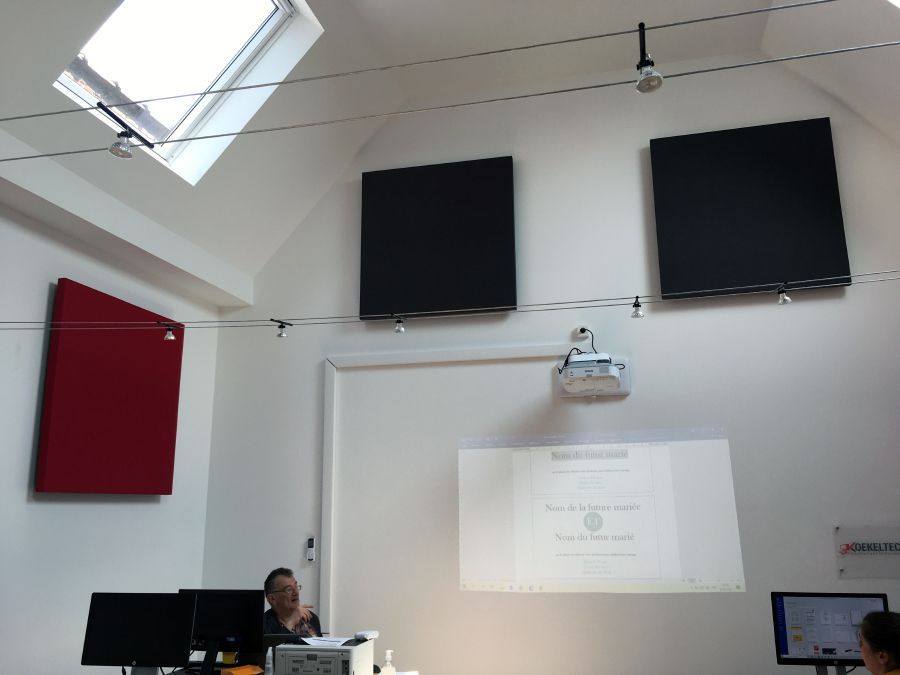 Akustische Behandlung eines Klassenzimmers in Brüssel, Belgien