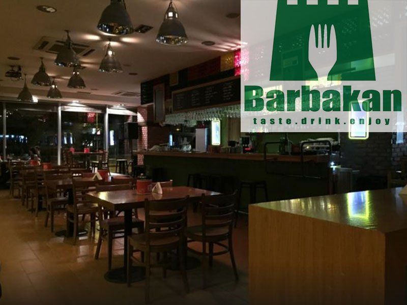 Bar Barbakan - Reduktion der Nachhallzeiten