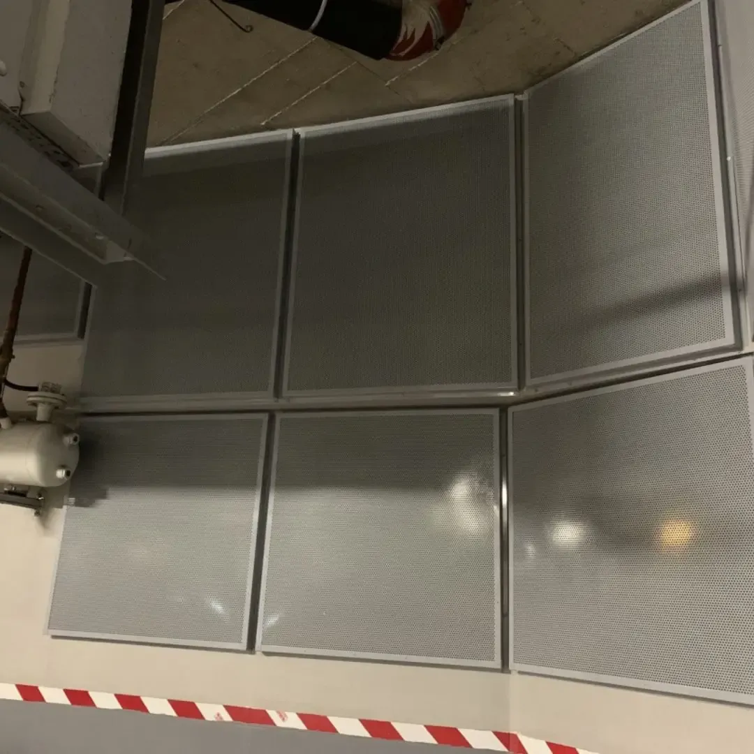 Schalldämmung der Kältemaschinen im San Stefano Plaza