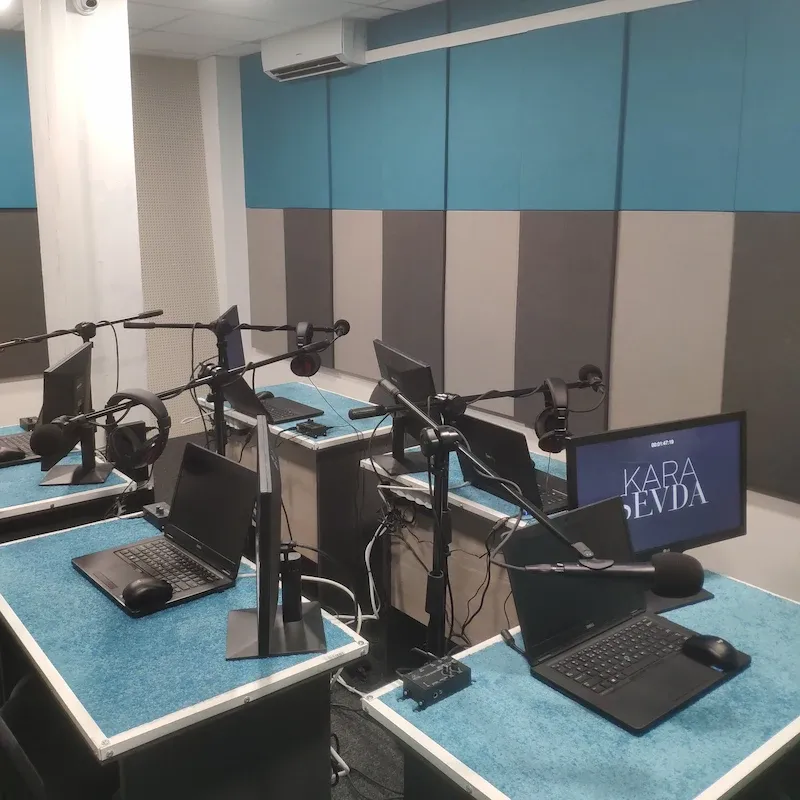 Akustische Behandlung für Voice-Over-Studio in Sofia