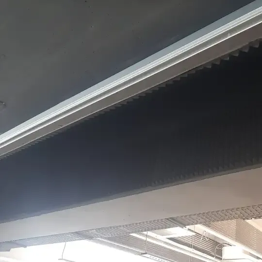 Akustische Behandlung der Büroräume einer Logistikbasis
