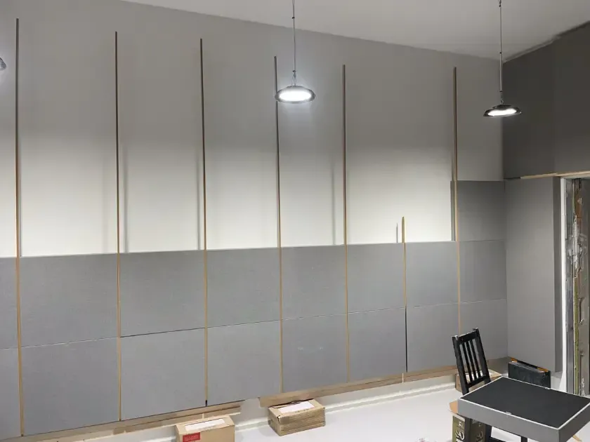 Echoreduzierung in Instrumentenräumen der VŠMU