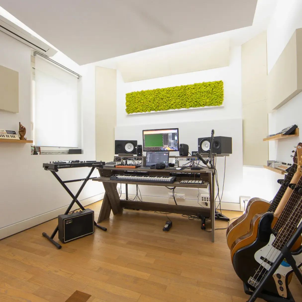Modernes Musikproduktionsstudio in Rom
