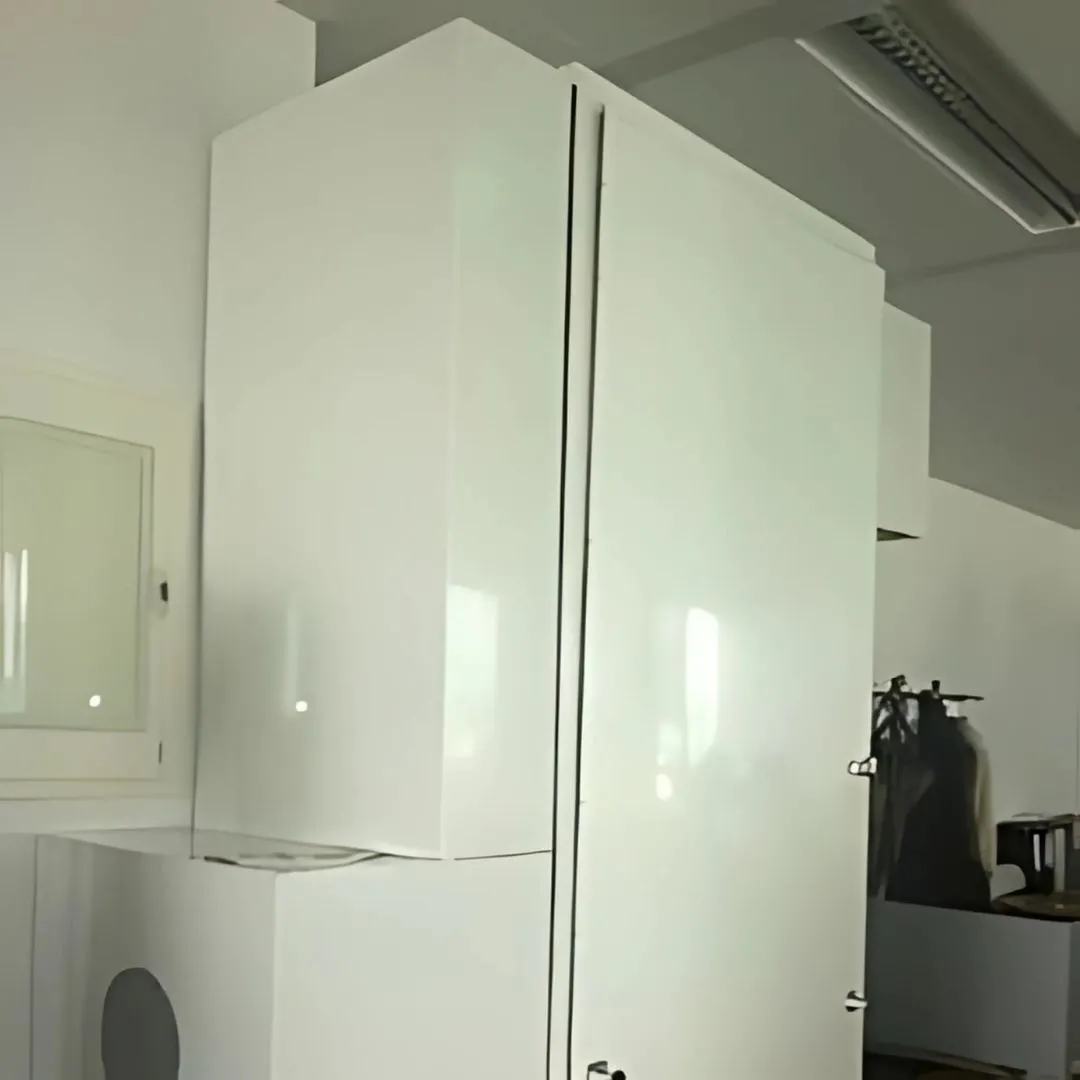 Schallschutzbox für einen lauten Server