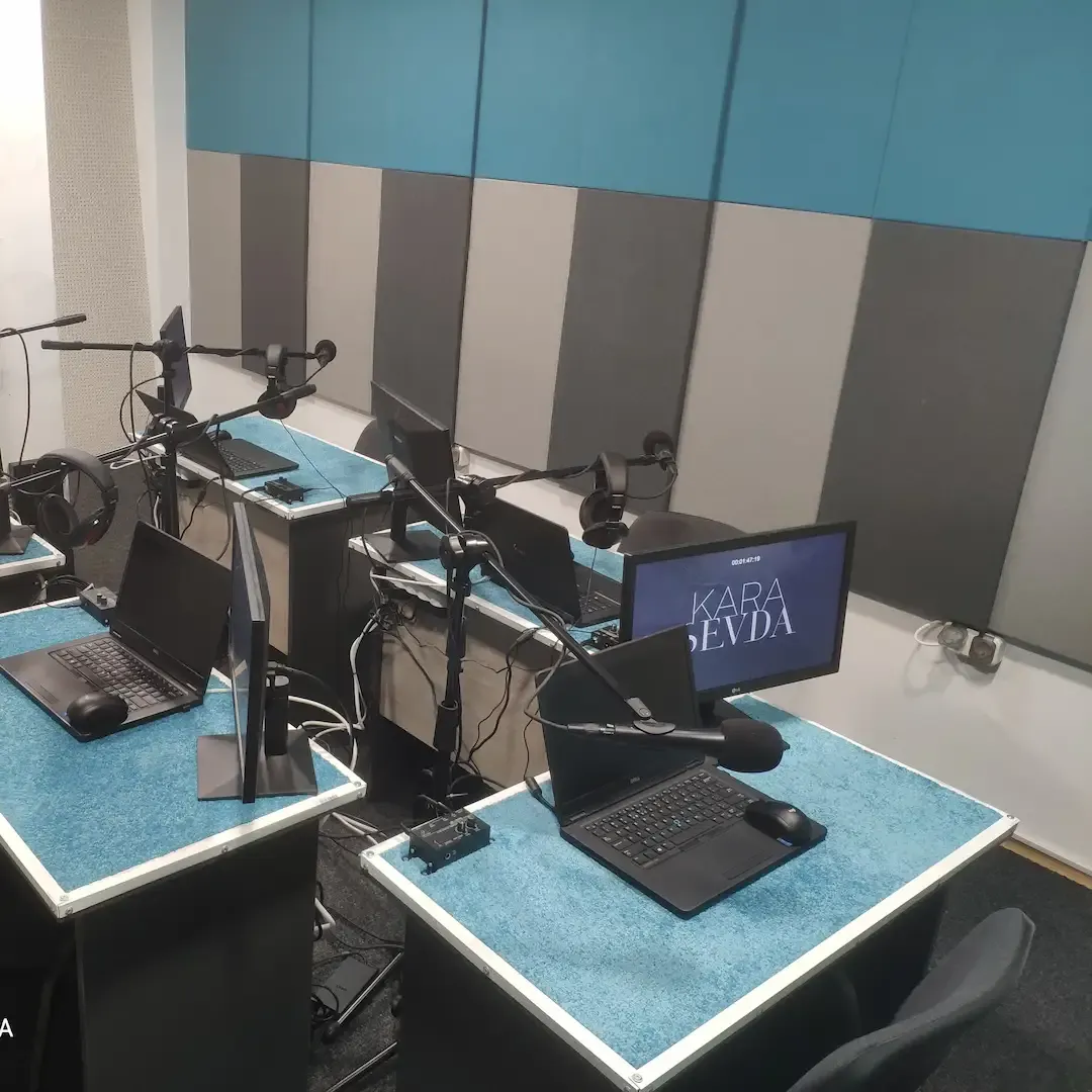 Akustische Behandlung für Voice-Over-Studio in Sofia