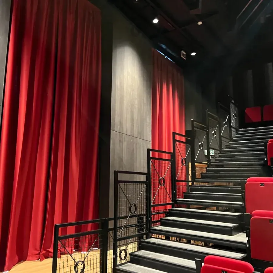 Akustische Sanierung des Arena-Theaters in Bratislava