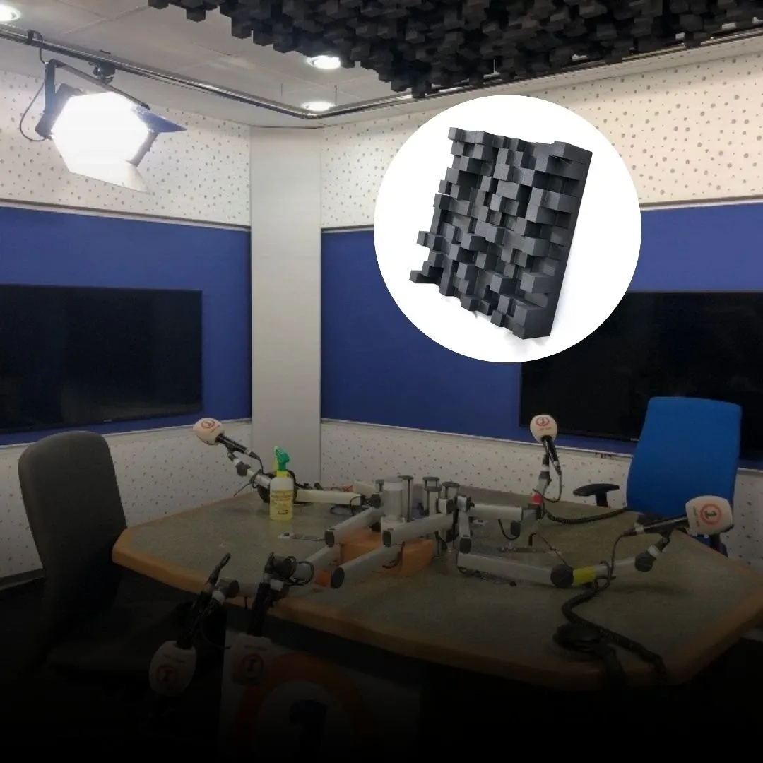 Akustische Behandlung im Radiostudio in Tanger, Marokko