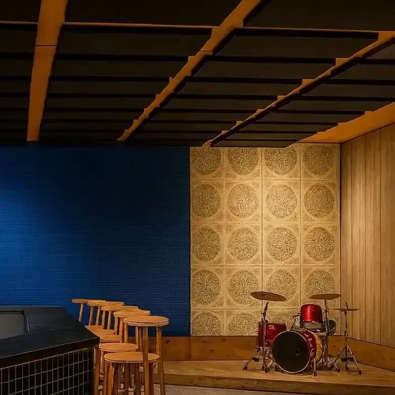 Urban Bar erhält akustisches Makeover mit maßgeschneiderten Lösungen