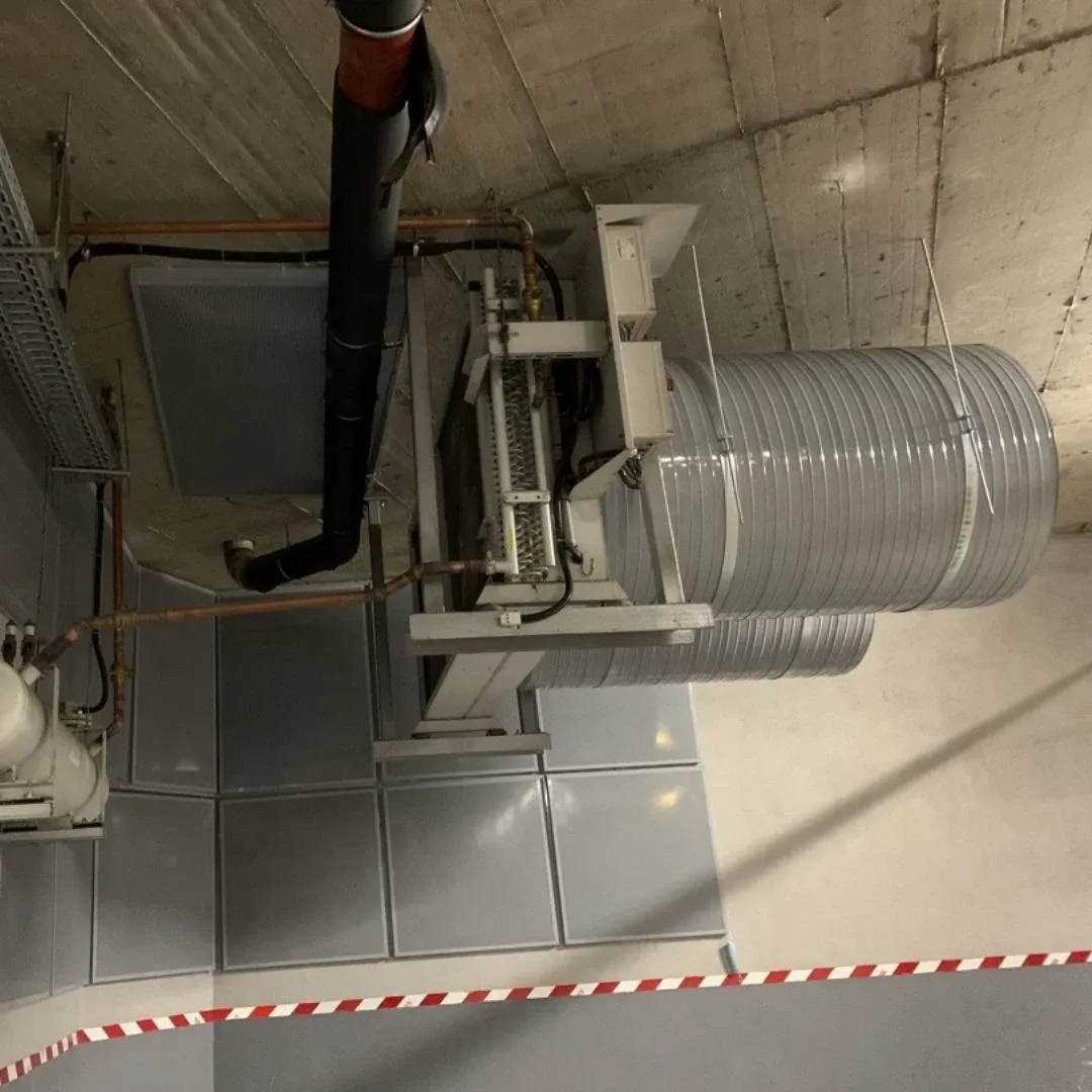Schalldämmung der Kältemaschinen im San Stefano Plaza