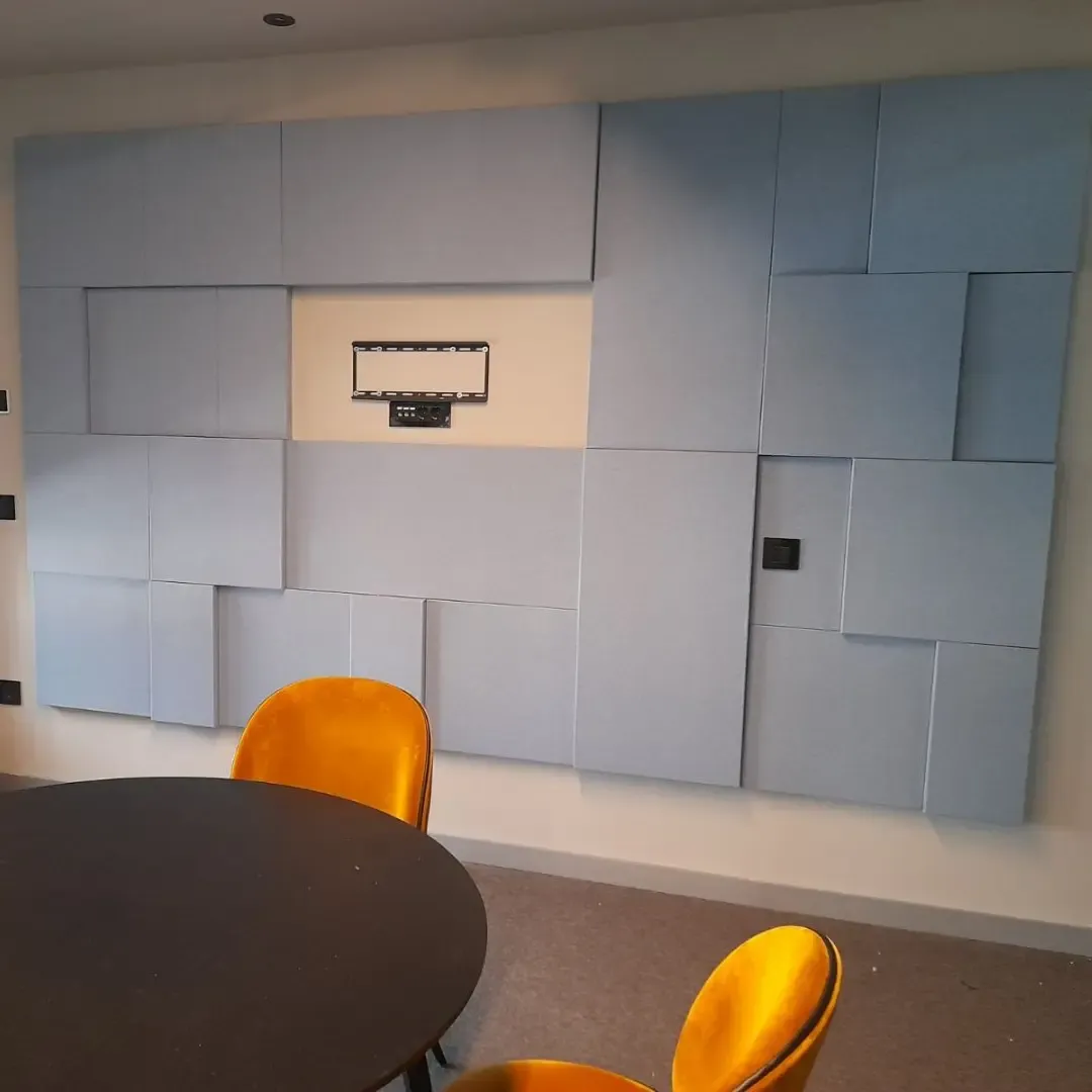 Akustische Behandlung von IT-Büro-Konferenzräumen