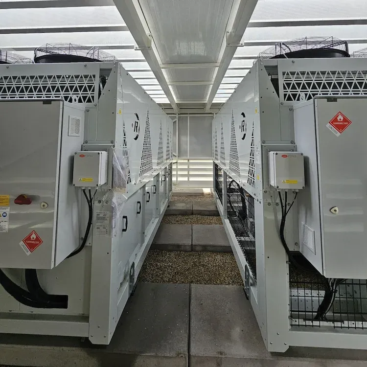 Schallschutzgehäuse für Dachkühler bei Fabrik1230