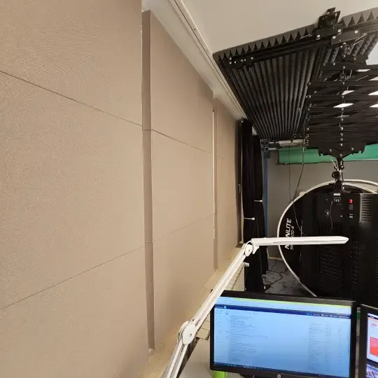 Akustische Behandlung eines Heimstudios in Sofia
