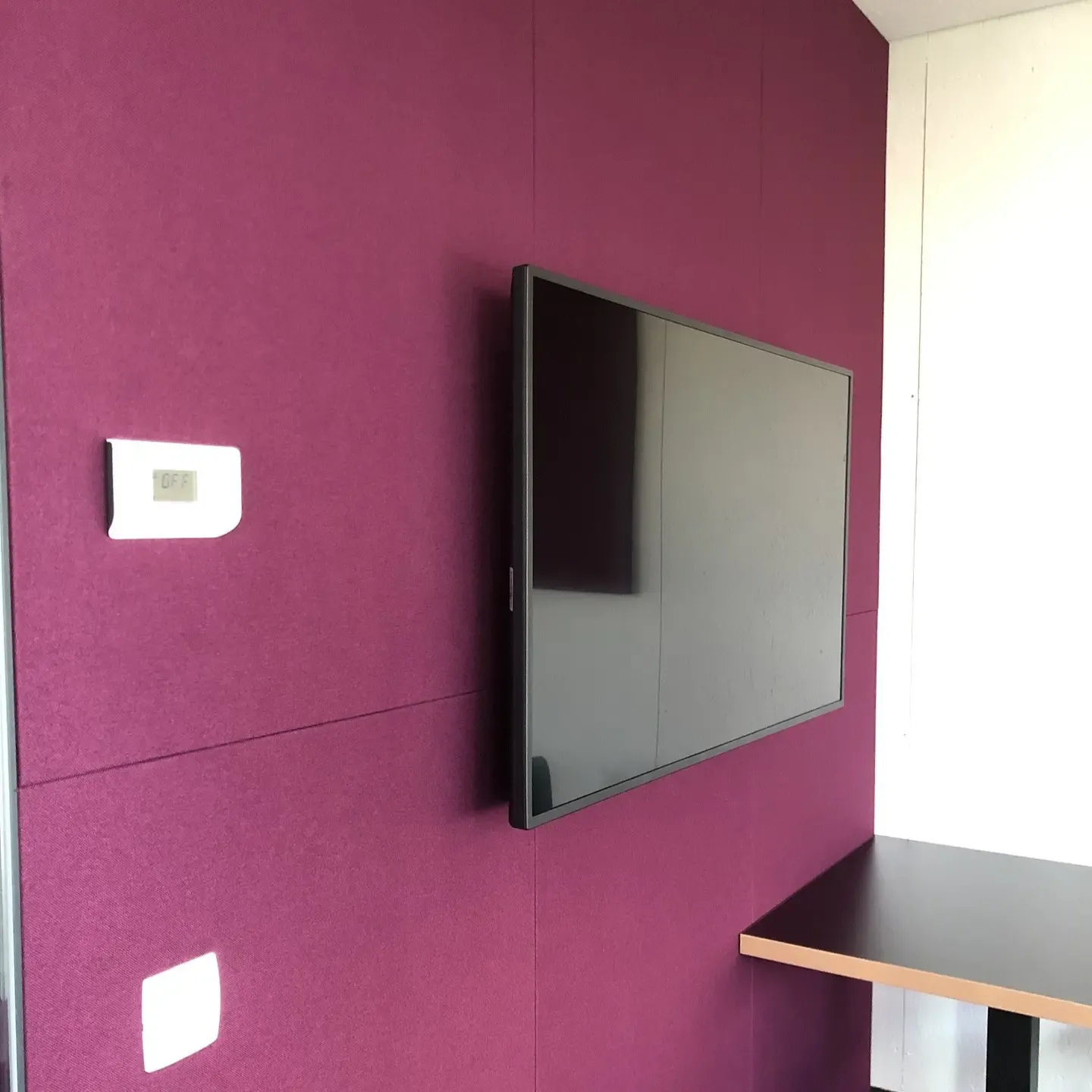 Echo Wall Akustikpaneele in den Büro- und Besprechungsräumen von BE Terna