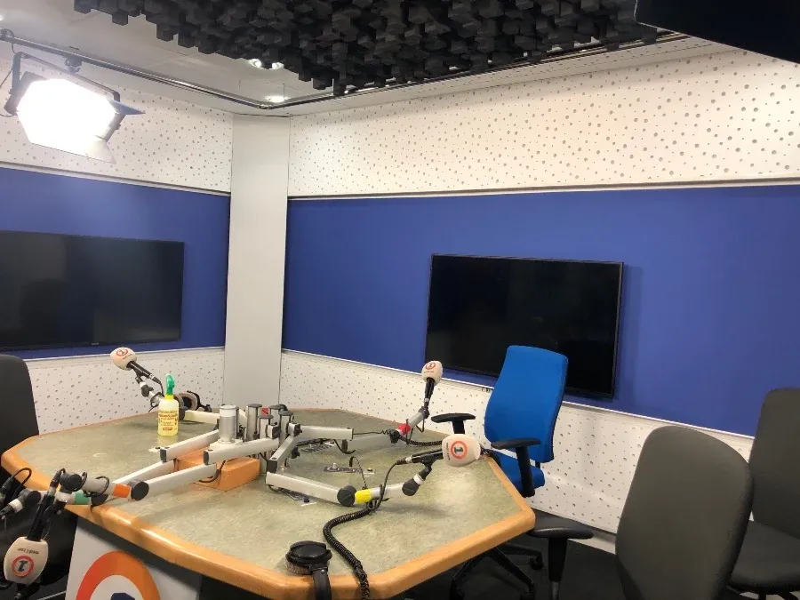 Akustische Behandlung im Radiostudio in Tanger, Marokko