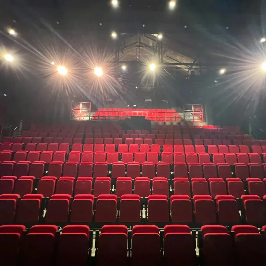 Akustische Sanierung des Arena-Theaters in Bratislava